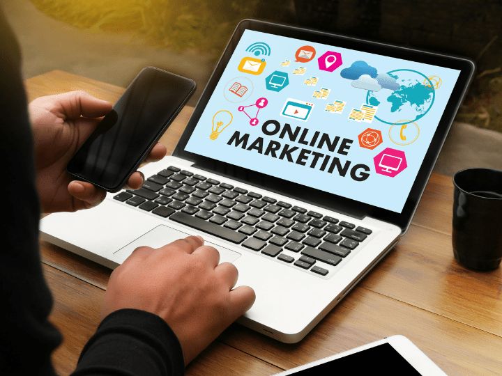 apa perbedaan marketing online dan offline untuk UMKM