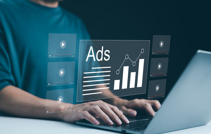 Audit performa iklan online Jogja yang berfokus pada bisnis kontraktor akan mencapai hasil yang lebih optimal jika bisnis mengintegrasikan audit tersebut dengan strategi digital marketing secara keseluruhan. Oleh karena itu, bisnis harus menghubungkan audit dengan berbagai channel pemasaran. Selain itu, integrasi ini meningkatkan efektivitas kampanye. Dengan cara ini, bisnis dapat memaksimalkan hasil pemasaran. Selanjutnya, integrasi tersebut menciptakan pengalaman yang konsisten bagi pelanggan. Hal ini meningkatkan kepercayaan dan loyalitas pelanggan. Oleh sebab itu, tim harus merancang strategi secara menyeluruh. Dengan pendekatan ini, bisnis dapat mengembangkan usahanya dengan lebih cepat.
