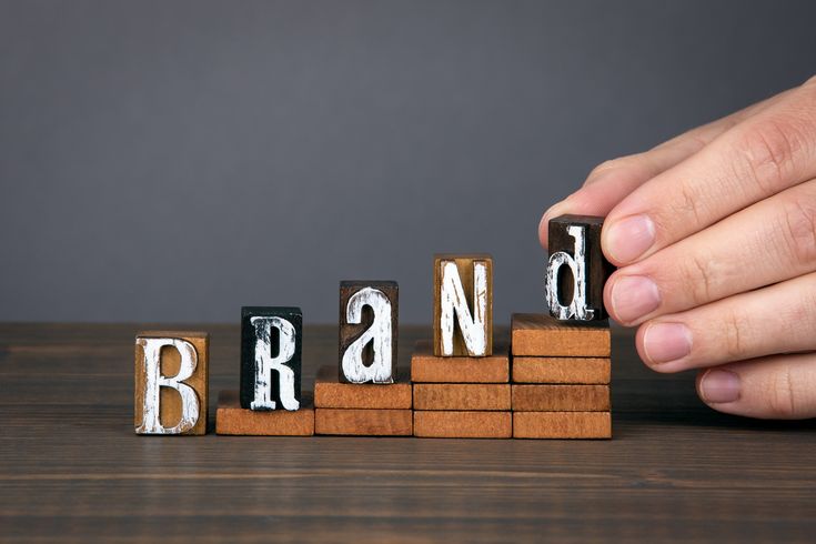 Dengan strategi yang tepat, bisnis dapat membangun brand yang lebih kuat dan mudah diingat oleh pelanggan.